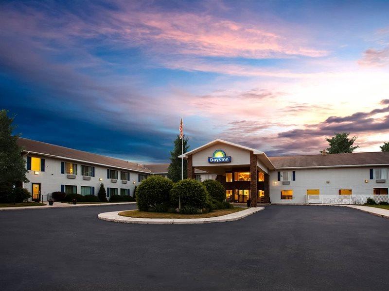 Days Inn By Wyndham Cadillac Eksteriør bilde