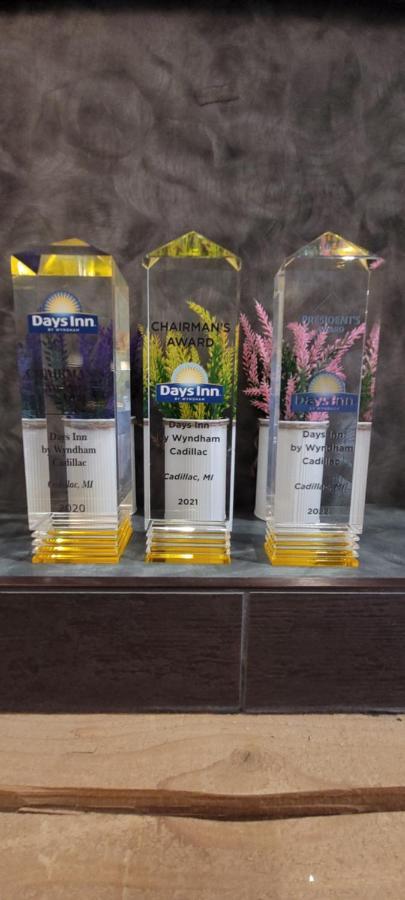Days Inn By Wyndham Cadillac Eksteriør bilde