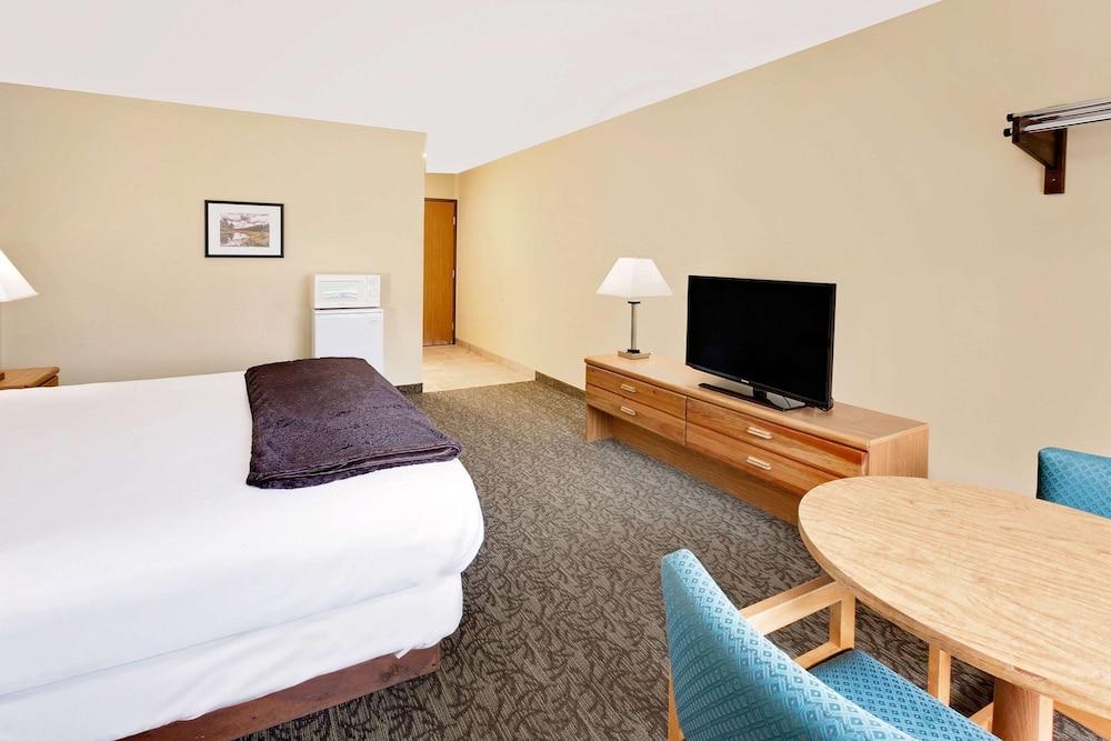 Days Inn By Wyndham Cadillac Eksteriør bilde
